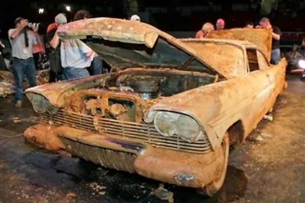 Rusty : How A 1957 Plymouth Buried Underground For 50yrs Looked Like When It Was Exhumed In 2007 - autojosh 