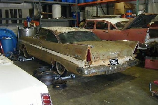 Rusty : How A 1957 Plymouth Buried Underground For 50yrs Looked Like When It Was Exhumed In 2007 - autojosh 