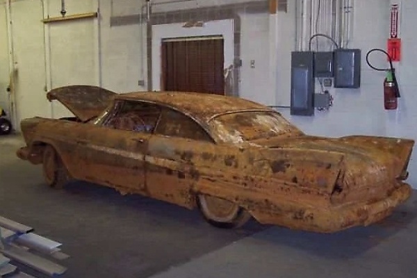 Rusty : How A 1957 Plymouth Buried Underground For 50yrs Looked Like When It Was Exhumed In 2007 - autojosh 