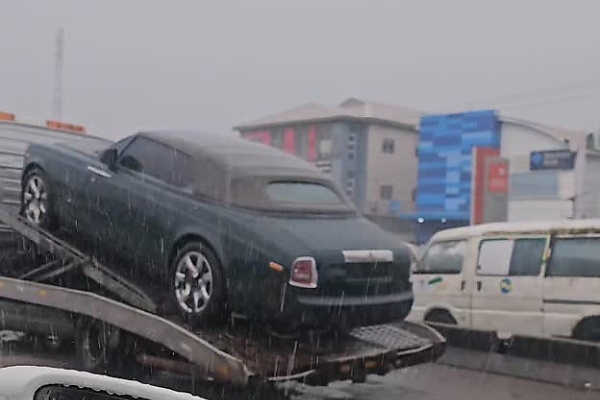 Rare 2-door Rolls-Royce Phantom Drophead Coupé Spotted Behind A Car Carrier Trailer In Nigeria - autojosh 