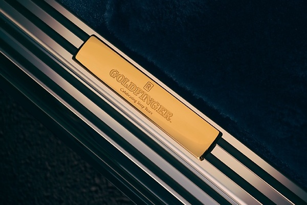 Rolls-Royce Reveals One-off Phantom Extended ‘Goldfinger’ To Mark 60 Years Of James Bond Film - autojosh 