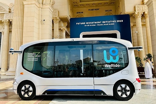 WeRide’s Self-driving Robobus Without Steering Wheel Is Already Picking Up Passengers In China - autojosh 