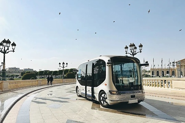 WeRide’s Self-driving Robobus Without Steering Wheel Is Already Picking Up Passengers In China - autojosh 