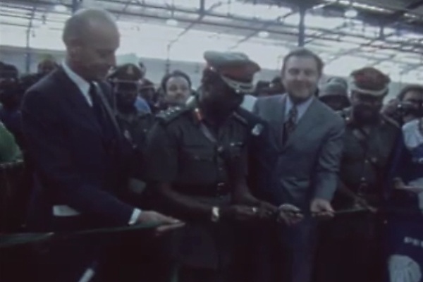 Throwback 1975 : Yakubu Gowon Opens Peugeot Assembly Plant, Test-drove Peugeot 404 Pan 1 - autojosh 