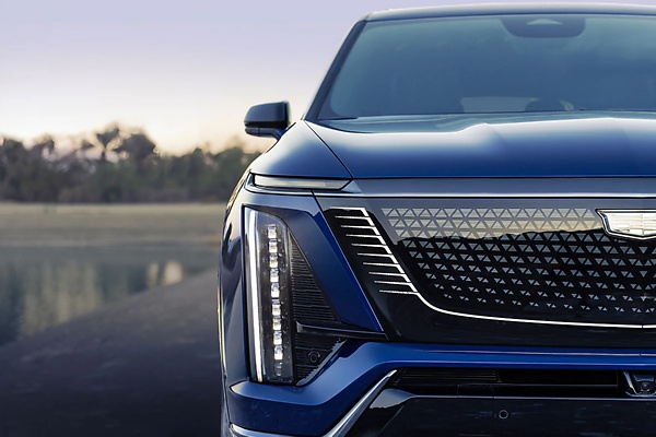 Cadillac Reveals 2026 VISTIQ All-electric Luxury SUV, Available In 4 Distinctive Trims, Starts At $79,000 - autojosh 