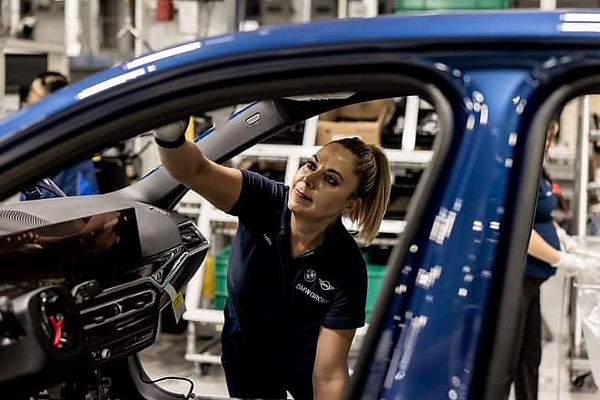 Photos : Inside BMW Production Line In Mexico Where 2 Series, 3 Series And M2 Are Produced For Global Market - autojosh 