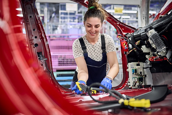 BMW’s Regensburg Plant, Which Produces 1,400 X1/X2 Models Every Day, Wins “Factory Of The Year” 2024 - autojosh 
