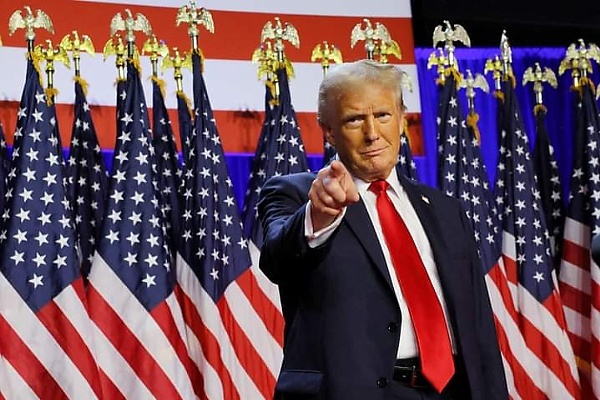 Donald Trump To Ride Again Inside The $1.5M Armored US Presidential Limousine Dubbed “The Beast” - autojosh