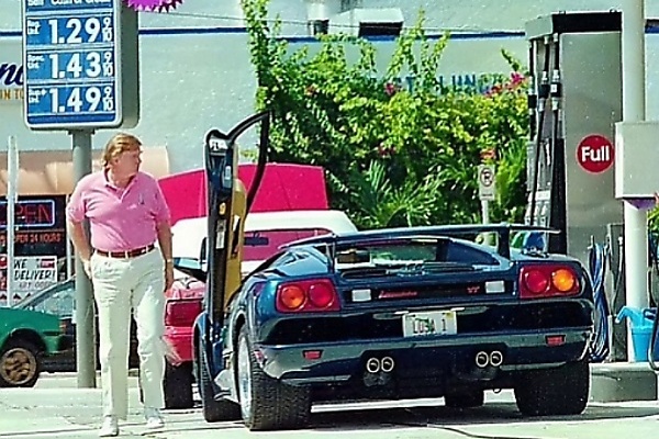 Today's Photos : Young Donald Trump With A Lamborghini Diablo Custom-built For Him - autojosh