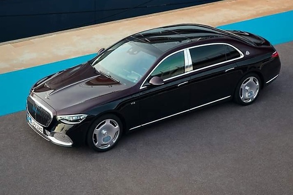 Photos : 2025 Mercedes-Maybach S680 V12 Limousine Sports “Northern Lights Violet Metallic” Finish - autojosh 