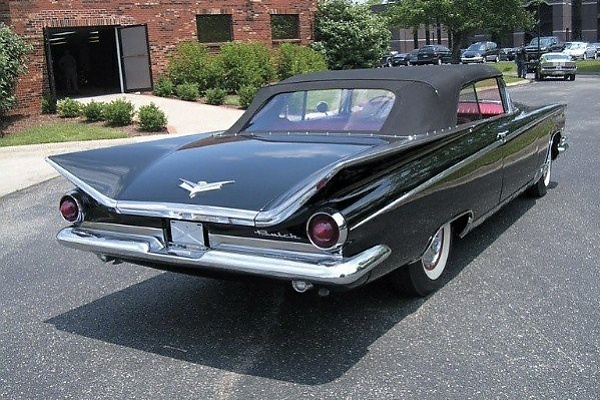 Throwback : Nigeria’s First President, Dr. Nnamdi Azikiwe’s 1959 Buick Electra 225 Luxury Convertible (PHOTOS) - autojosh 