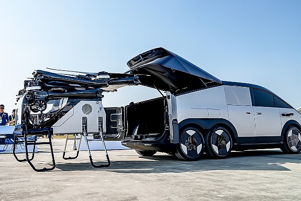 Xpeng Showcases Its $280,000 “Land Aircraft Carrier”, Which Has A 6-wheel Van And A Flying Car - autojosh 