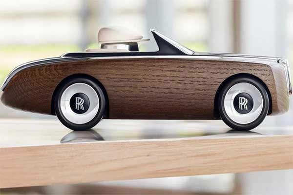 Rolls Royce Shows The Ideal Christmas Gift In The Guise Of A Miniature Cameo