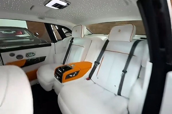 Davido Buys Rolls-Royce Phantom Worth ₦1.5B, A Week After Taken Delivery Of Rolls-Royce Spectre - autojosh 