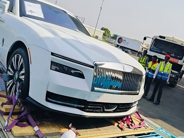 Davido Takes Delivery Of His All-electric Rolls-Royce Spectre Worth N900 Million - autojosh