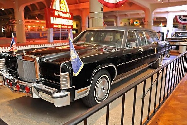 Photos : 1972 Lincoln Continental Presidential Limo Used By Jimmy Carter On Display At The Henry Ford Museum - autojosh