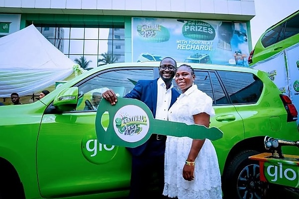 Lagos Deputy Governor Presents Toyota Prado SUV To Lucky Winner At Glo Festival of Joy - autojosh 