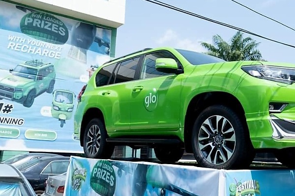 Lagos Deputy Governor Presents Toyota Prado SUV To Lucky Winner At Glo Festival of Joy - autojosh 
