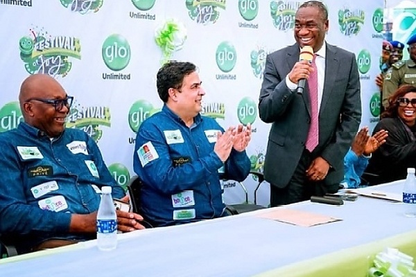 Lagos Deputy Governor Presents Toyota Prado SUV To Lucky Winner At Glo Festival of Joy - autojosh 