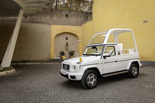 Pope Francis Receives Electric G-Class-based “Popemobile” From Mercedes-Benz - autojosh 