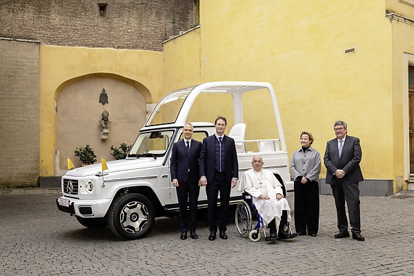 Pope Francis Receives Electric G-Class-based “Popemobile” From Mercedes-Benz - autojosh