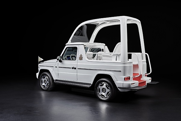 Pope Francis Receives Electric G-Class-based “Popemobile” From Mercedes-Benz - autojosh 