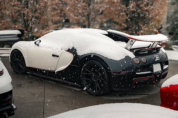 Today's Photos : Bugatti Veyron Still Shines Through Despite Being Covered In Thick Snow - autojosh 