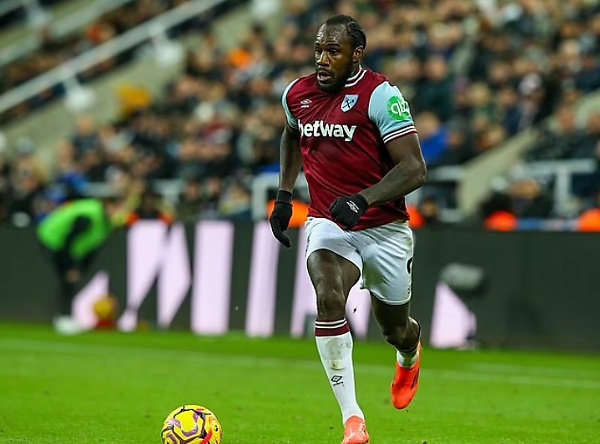 West Ham Striker Antonio ‘Stable’ After A Single-vehicle Crash With His Ferrari - autojosh 