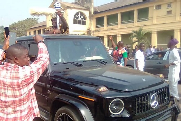 Photo News : New Alaafin Of Oyo Waves Through The Sunroof Of Mercedes G-Class - autojosh