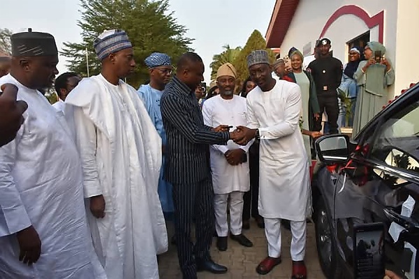 EFCC Rewards ‘Staff Of The Year’ With Brand New Car, Best Staff In Departments Got N500,000 Each - autojosh 