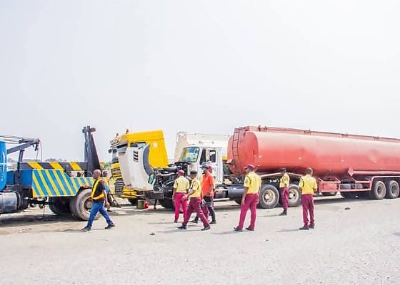 LASTMA Impounds 120 Illegally Parked Vehicles On Lagos Island, 10 Tankers Around Dangote Refinery - autojosh
