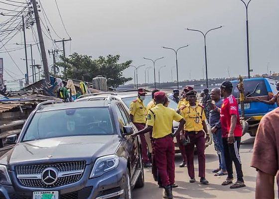 LASTMA Impounds 120 Illegally Parked Vehicles On Lagos Island, 10 Tankers Around Dangote Refinery - autojosh