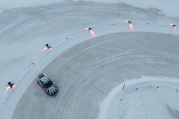 132 Laps (17.5-km) In 46 Minutes : Electric Porsche Taycan Sets New Guinness World Record For Ice Drifting - autojosh 