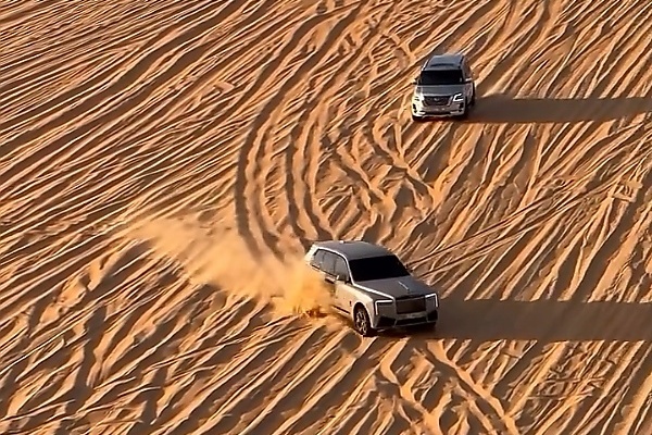 Only In Dubai : Someone Took ₦1.7 Billion Rolls-Royce Cullinan Series II For Off-roading Adventure In Desert - autojosh 