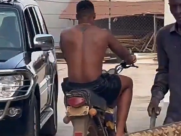 Watch As Shirtless Anthony Joshua Enjoys Motorcycle Ride Around A Compound In Sagamu - autojosh 