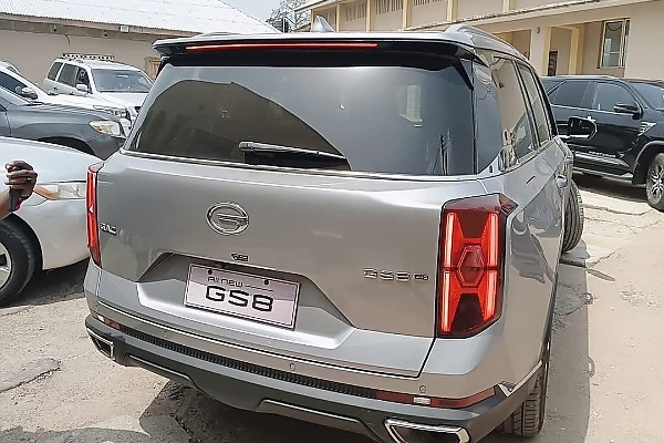 Davido Presents GAC GS8 SUV To Timi Of Ede - autojosh 