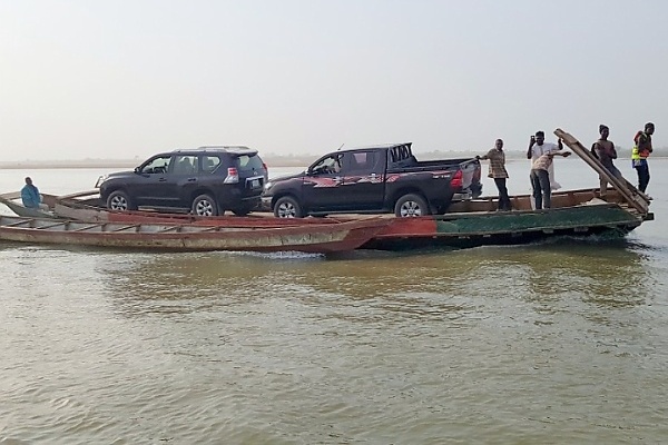 Dangerous Cruise : Watch As FRSC Personnel Ferry Their Patrol Car Across A River - autojosh 