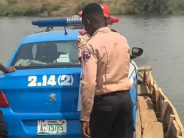 Dangerous Cruise : Watch As FRSC Personnel Ferry Their Patrol Car Across A River - autojosh 