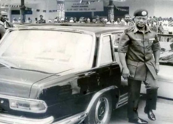 Throwback To 1987 : Ibrahim Babangida Arrives Akwa-Ibom In A Mercedes-Benz 600 - autojosh