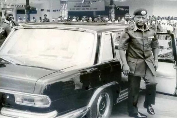 Throwback To 1987 : Ibrahim Babangida Arrives Akwa-Ibom In A Mercedes-Benz 600 - autojosh