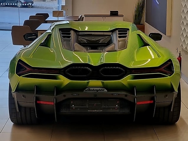 Technician Crashes Lamborghini Revuelto Worth ₦2 Billion On Delivery Day - autojosh 