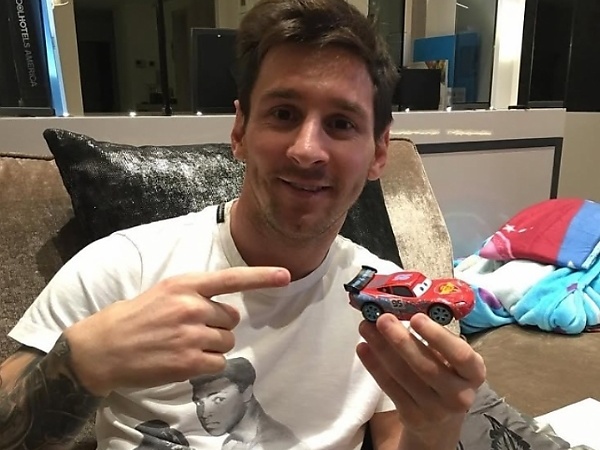 Watch Messi Arrived On A Miami Date In A Mercedes-Maybach S-Class, Hand Over Keys To Parking Valet - autojosh 