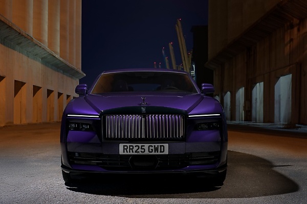 Most Powerful Rolls-Royce Ever : Rolls-Royce Unveils 659-hp Black Badge Spectre - autojosh 