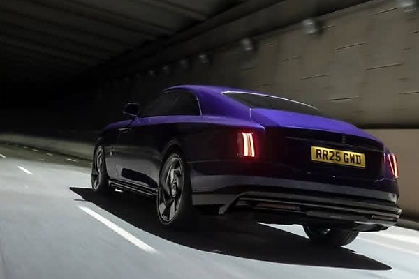 Most Powerful Rolls-Royce Ever : Rolls-Royce Unveils 659-hp Black Badge Spectre - autojosh 