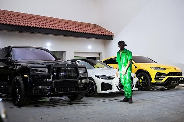 Today’s Photos : Ghanaian Music Star, Shatta Wale, Takes Delivery Of His Rolls-Royce Cullinan - autojosh 