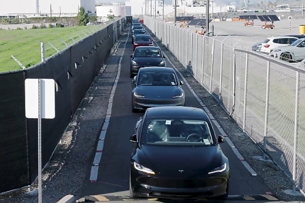 Tesla Cars Now Drive Themselves From Factory To Loading Dock Without Drivers Behind The Wheels - autojosh 
