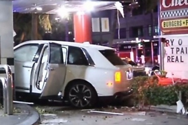 21 Year Old Thief Joyriding In A Stolen Rolls-Royce Cullinan Crashes The N1.5b SUV Into A Restaurant - autojosh 