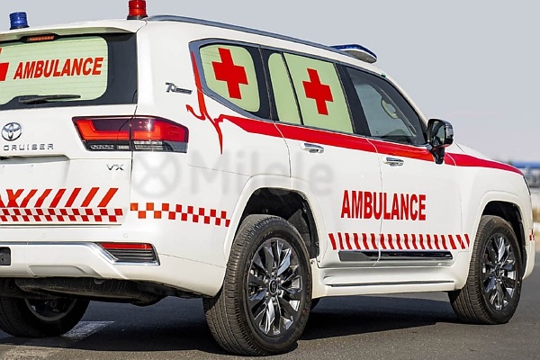 Today’s Photos : Inside Toyota Land Cruiser-based Ambulance Equipped With State-of-the-art Medical Equipments - autojosh 