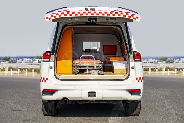 Today’s Photos : Inside Toyota Land Cruiser-based Ambulance Equipped With State-of-the-art Medical Equipments - autojosh 