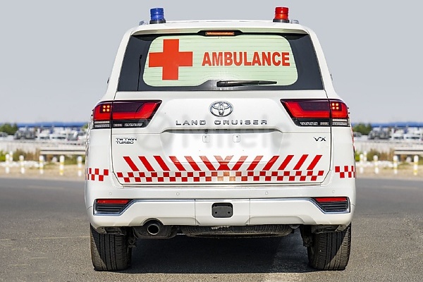 Today’s Photos : Inside Toyota Land Cruiser-based Ambulance Equipped With State-of-the-art Medical Equipments - autojosh 